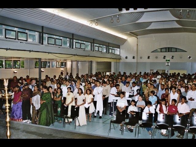 2002 onam sadassu.JPG